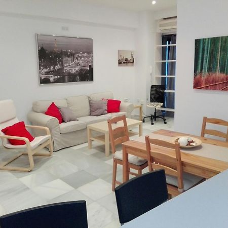 Centrico Apartamento Con Patio Privado Sevilha Exterior foto
